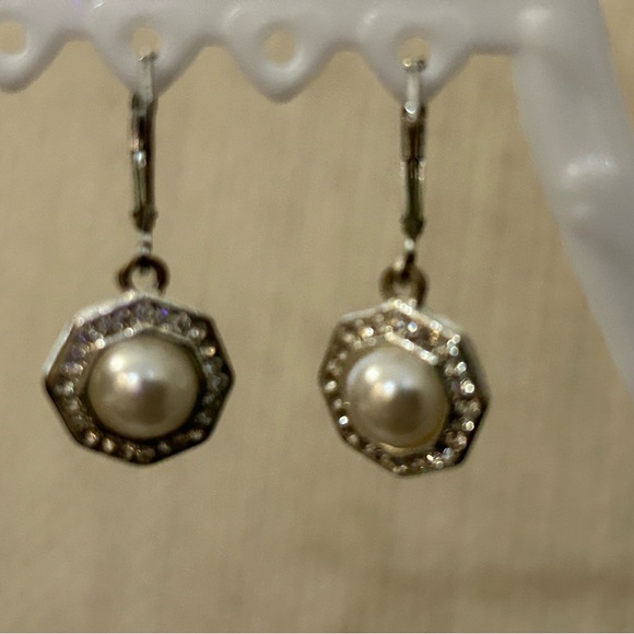 CRYSTAL PEARL DANGLE DROP EARRINGS - Picture 6 of 6